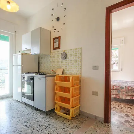 Stunning In With Kitchen * كاستيلاباتي